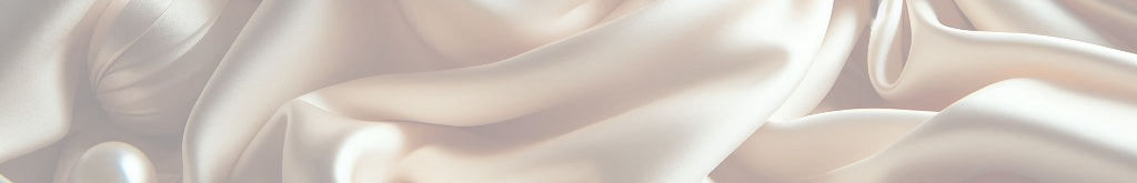 drapierte Stoffe, ivory, seide, glänzend und matt, vintage stil_edited.jpg